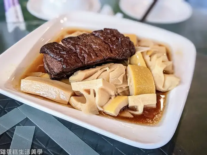 鮮筍燉爌肉