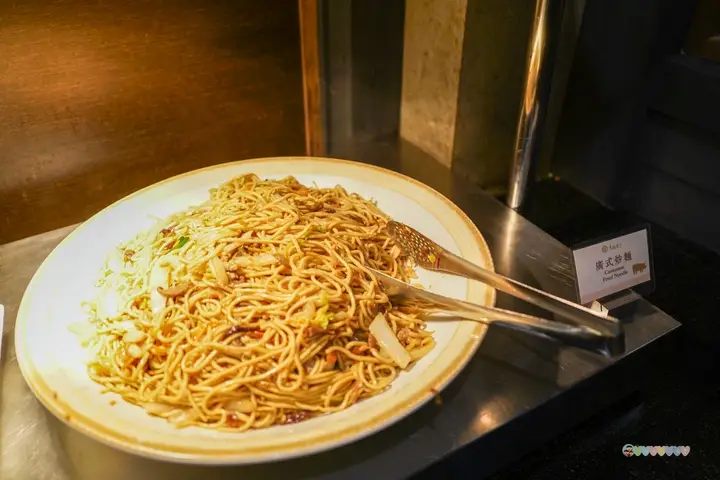 青山食堂自助餐:炒麵