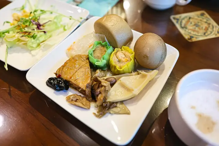 早餐取餐一盤