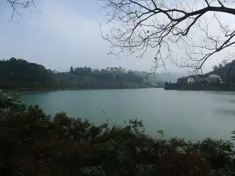 麒麟潭